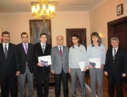 Vali Harput Olimpiyat Şampiyonlarını Ödüllendirdi