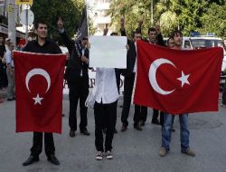 Alperenler, Antalya'da Pkk'ların Karşılanma Şeklini Protesto Etti