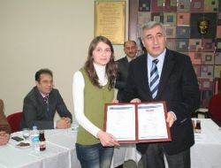 Almanya'ya Ziyarette Bulunan Öğrencilere Sertifika