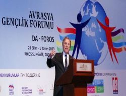 "Tarih, İnsanlar Birbiriyle Diyalog Kuramadığı İçin Felaketlerle Dolu"