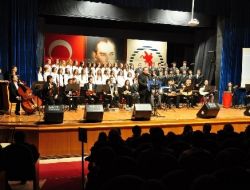 Davetliler, Türk Sanat Müziği Konseriyle Kendinden Geçti