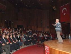 Ak Parti'li Gençler Mehmet Akif'i Andı
