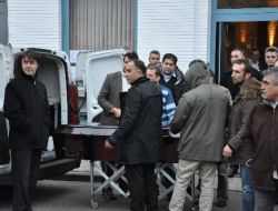 Belçika'da Yangında Ölen Genç Anne, Gözyaşları Eşliğine Yıkandı