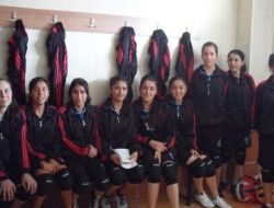 Tekeli Kız Teknik Ve Meslek Lisesi Voleybolda Grup Birincisi Oldu