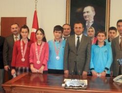 Denizli Valisi Demir, Tübitak Dereceli Servergazili Öğrencileri Ödüllendirdi