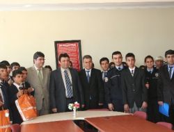 Suruç Emniyet Müdürlüğü, 550 Fakir Öğrenciye Giysi Yardımında Bulundu