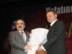 Vali Coş: Mehmet Akif'in İdealleri Canlı Tutulmalı