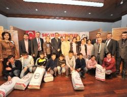 Sosyal Hizmetler Vakfı'ndan Depremzede Çocuklara Moral Ziyareti