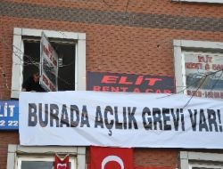 Aracını Teşhir Edecek Yer Bulamayınca Açlık Grevine Başladı