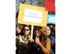 Öğretmenler Barınma Sorunu İçin Yürüdü