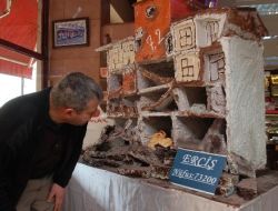 Van Depremini Dev Pastayla Anlattı