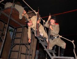 Diriliş İsimli Tiyatro Oyunu Manavgat'ta Sahnelendi