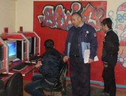 Zabıta Ekipleri Kafelerde İnternet Filtre Kontrolü Yaptı