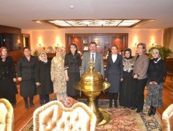 Ak Parti Kadın Kolları'ndan Gökçek'e Ziyaret