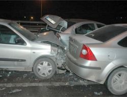 Gizli Buzlanmada 12 Araç Birbirine Girdi