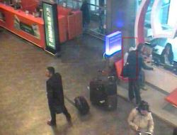 Yolcu Görünümlü Yabancı Hırsızlar Güvenlik Kamerasında