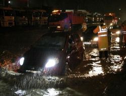 Trabzon'da Etkili Yağmur Su Taşkınlarına Ve Toprak Kaymalarına Sebep Oldu!.