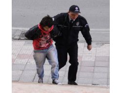 Bıçak Taşımaktan Gözaltına Alınan Gence Savcılıktan 600 Lira Para Cezası