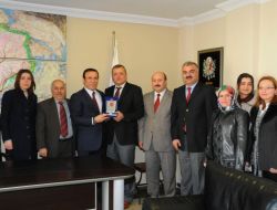 Başkan Genç'e 100. Yıl Plaketi