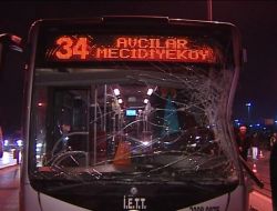 Metrobüs Yolcuları Ölümden Döndü