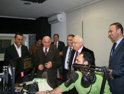 Anayasa Çalışmalarından Bunalan Çiçek, Müslüm Gürses Dinleyerek Rahatlıyormuş