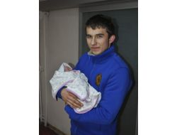 18 YAŞINDA BABA OLDU!