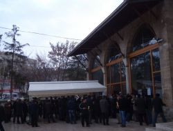 Sabah Namazında Cemaate Ballı Süt Ve Simit İkramı