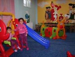 Aziziyeli Çocuklar, Oyuncakevinde Çocukluklarını Yaşıyor