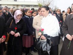 Acılı Anneler, Çocuklarını Kaybettikleri Dershane Önünde Gözyaşı Dökecek