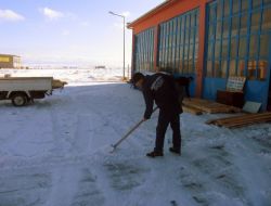 Küçük Sanayi Sitesi Esnafı, Kar Mesaisinde