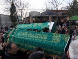 Minik Sinem'in Anne Ve Babası Uğurlandı