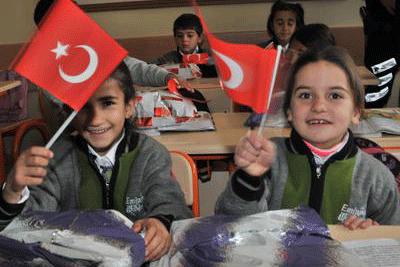 Van ve Erciş'te ders zili çaldı