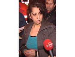 Kadın Sürücünün Kullandığı Araç Bariyerlere Girdi