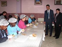 Servergazi'de Öğrencilere 'Hayata Hazırlık' Dersi Veriliyor