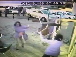 Kadınların Biber Gazlı Bıçaklı Kavgası Kameraya Takıldı