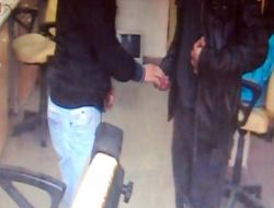 Ense Tıraşı Yapan Berber, Uyuşturucu Satarken Enselendi