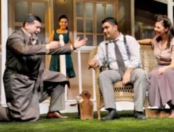 Bursa Devlet Tiyatrosu, Uludağ Üniversitesi'nde İlk Oyununu Sahneledi