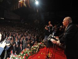 Adana İl Milli Eğitim Müdürü Büyükfırat: Yabancı Dil Eğitiminde Sınıfta Kaldık