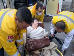 30 Yıllık Yatalak Hastayı Soba Zehirlenmesinden Komşuları Kurtardı