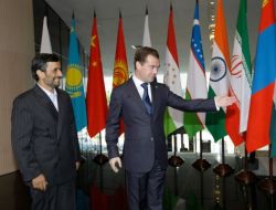 AHMEDİNECAT, MEDVEDEV’İ ARADI!