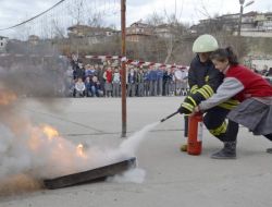 Deprem Ve Yangında Neler Yapılacağı Öğrencilere Anlatıldı