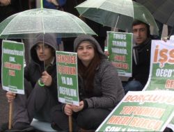 İşsizliğe Dikkat Çeken Üniversitelilerden Oturma Eylemi