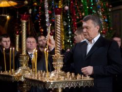 Yanukoviç, Kilisdeki Ayine Katıldı