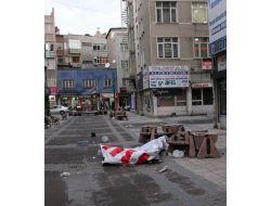 Rüzgar Reklam Tabelalarını Uçurdu