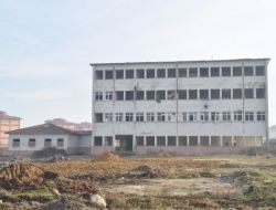Deprem Harabesi Okul Yıkım İçin Bakanlık Onayını Bekliyor
