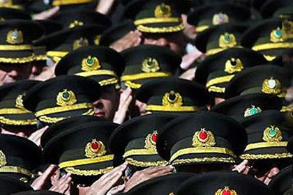 Başbuğ'u işaret eden 'eski' askerleri