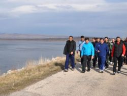 Vali Öz, Yedikır Barajı Kenarında Yürüdü