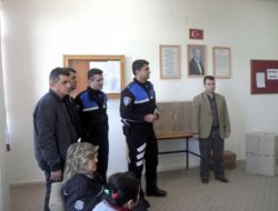 Belediye Çalışanının 2 Bin Lirasını Dolandırdılar‏