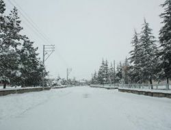 Şuhut'ta Eğitime Kar Engeli