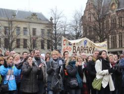 Hollanda’da Öğretmenler Grevde